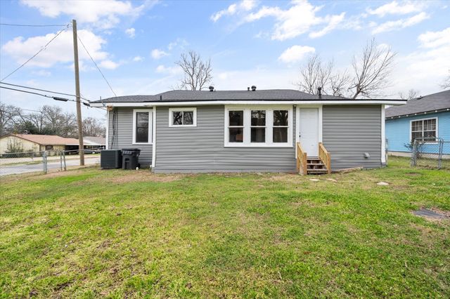 1402 W 1st Avenue, Corsicana, TX 75110