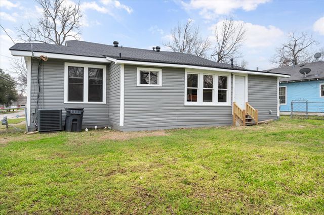 1402 W 1st Avenue, Corsicana, TX 75110