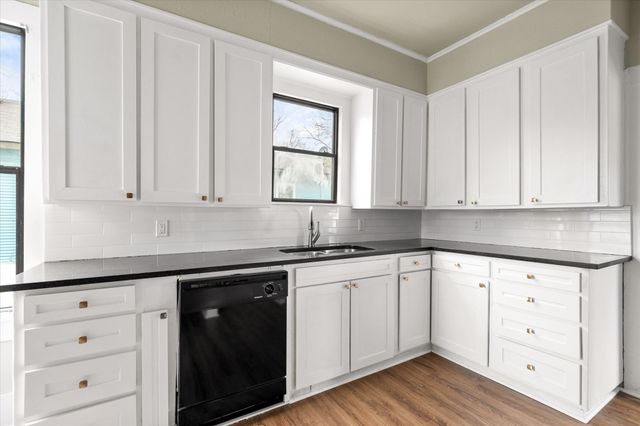 1402 W 1st Avenue, Corsicana, TX 75110