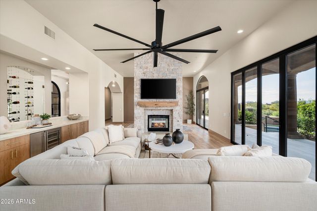 10914 E CINDER CONE Trail, Scottsdale, AZ 85262