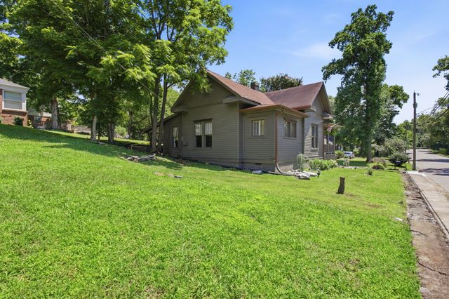 700 Mitchell Ave, Columbia, TN 38401