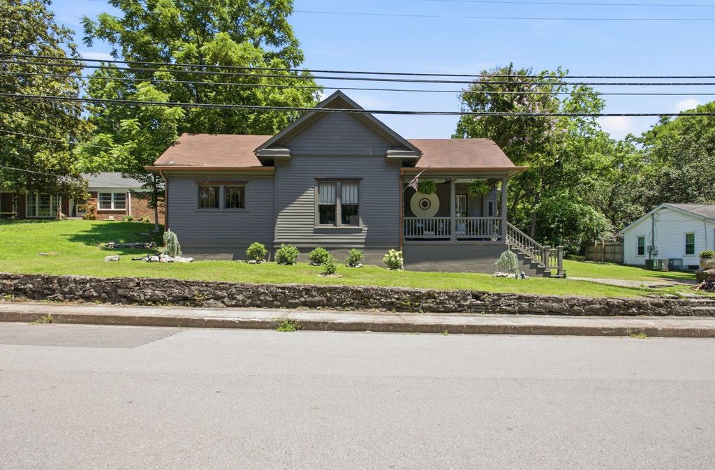700 Mitchell Ave, Columbia, TN 38401