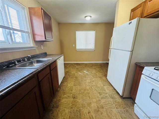 27059 Jeannette Court, Taylor, MI 48180