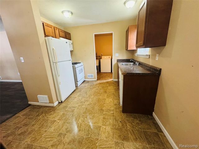 27059 Jeannette Court, Taylor, MI 48180