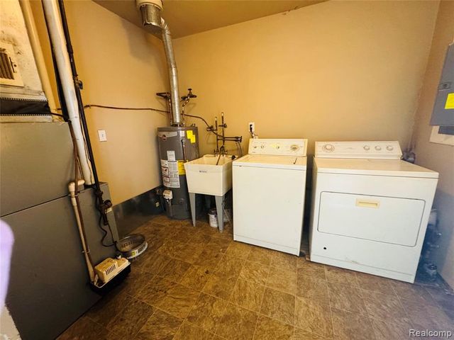 27059 Jeannette Court, Taylor, MI 48180