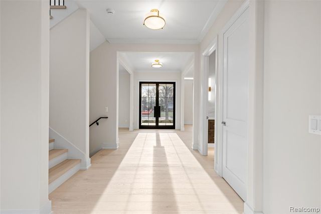 2802 Heathfield Road, Bloomfield Hills, MI 48301