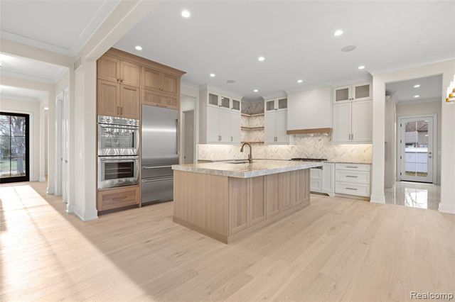 2802 Heathfield Road, Bloomfield Hills, MI 48301