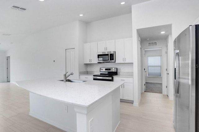 11545 RADIANT SHORE LOOP, San Antonio, FL 33576