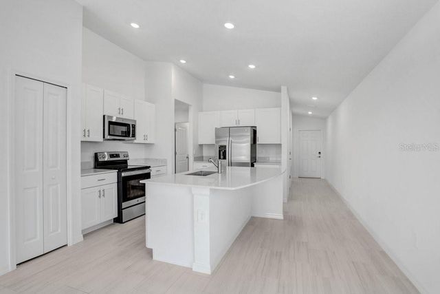 11545 RADIANT SHORE LOOP, San Antonio, FL 33576