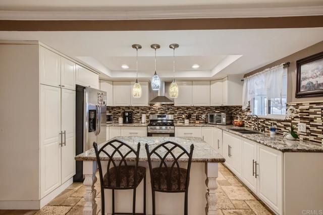 29807 Valley Center Rd., Valley Center, CA 92082