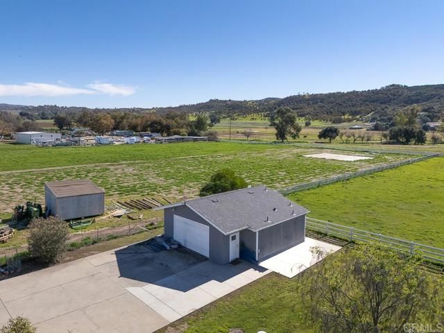 29807 Valley Center Rd., Valley Center, CA 92082