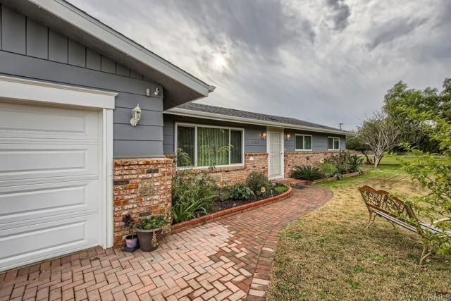 29807 Valley Center Rd., Valley Center, CA 92082