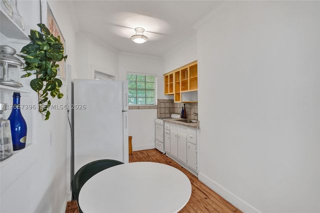 717 Espanola Way 204, Miami Beach, FL 33139