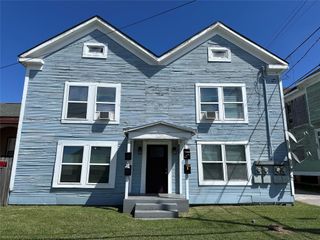 910 37th Street 3, Galveston, TX 77550