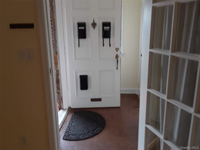 29 N Long Beach Road 1, Rockville Centre, NY 11570