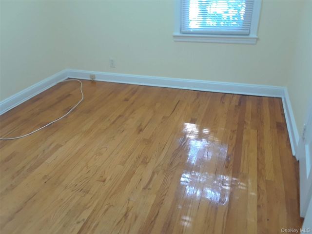 29 N Long Beach Road 1, Rockville Centre, NY 11570