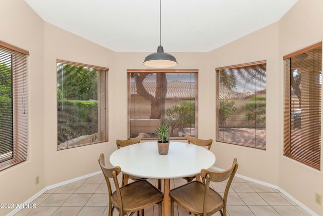 9013 W KERRY Lane, Peoria, AZ 85382