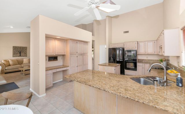 9013 W KERRY Lane, Peoria, AZ 85382