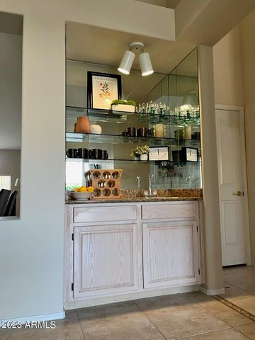 9013 W KERRY Lane, Peoria, AZ 85382