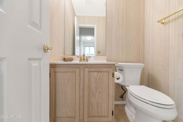 9013 W KERRY Lane, Peoria, AZ 85382