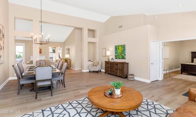 9013 W KERRY Lane, Peoria, AZ 85382