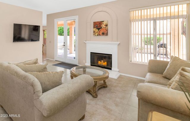 9013 W KERRY Lane, Peoria, AZ 85382