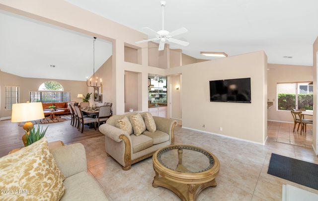 9013 W KERRY Lane, Peoria, AZ 85382