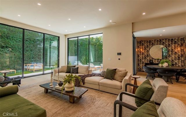 9018 Dorrington Avenue, West Hollywood, CA 90048
