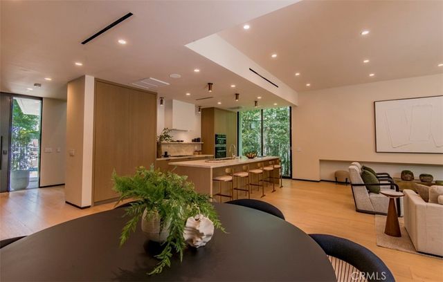 9018 Dorrington Avenue, West Hollywood, CA 90048