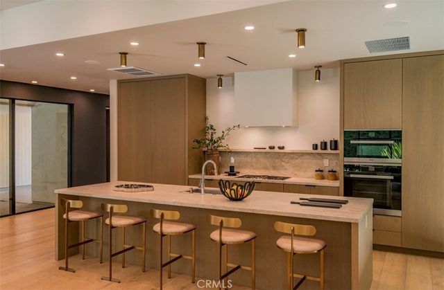 9018 Dorrington Avenue, West Hollywood, CA 90048