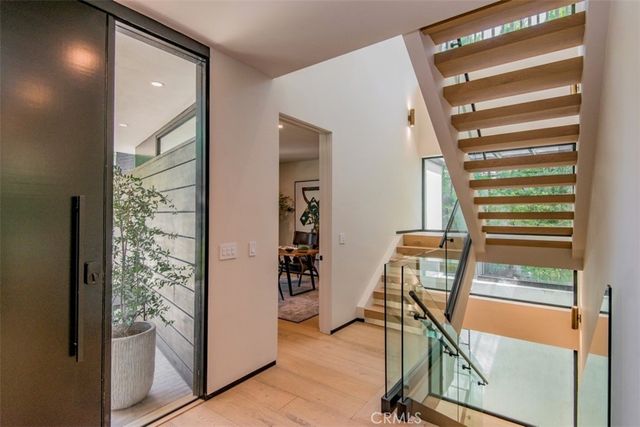 9018 Dorrington Avenue, West Hollywood, CA 90048