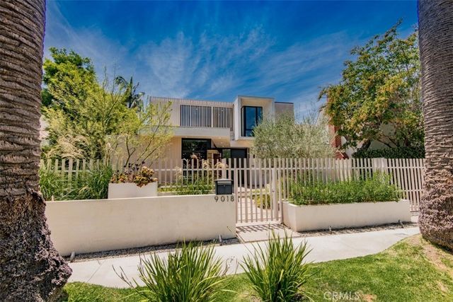 9018 Dorrington Avenue, West Hollywood, CA 90048