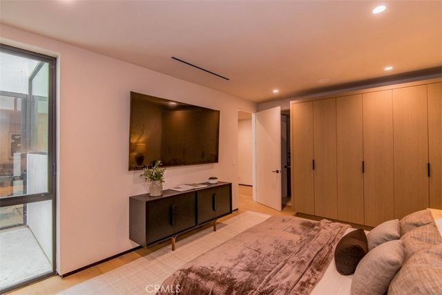 9018 Dorrington Avenue, West Hollywood, CA 90048