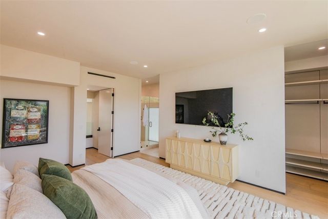 9018 Dorrington Avenue, West Hollywood, CA 90048
