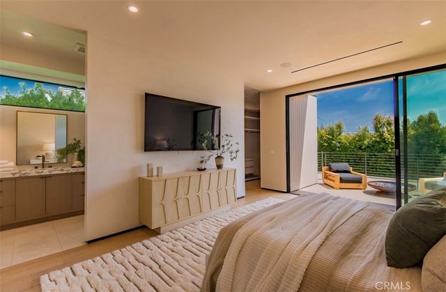 9018 Dorrington Avenue, West Hollywood, CA 90048