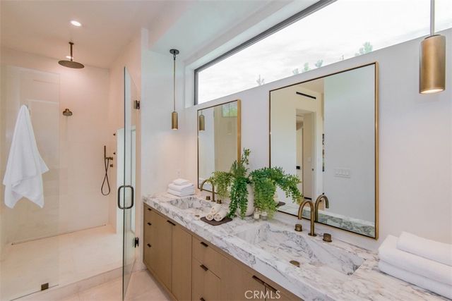 9018 Dorrington Avenue, West Hollywood, CA 90048