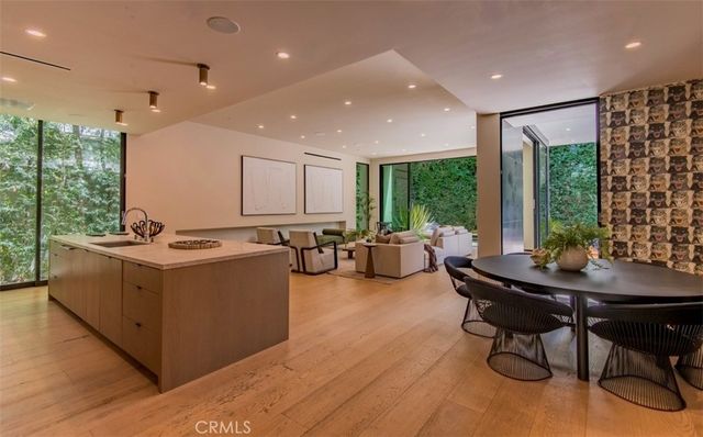 9018 Dorrington Avenue, West Hollywood, CA 90048