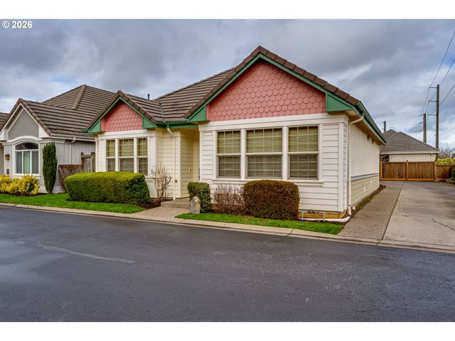 2099 LAKE SHORE Dr, Eugene, OR 97408