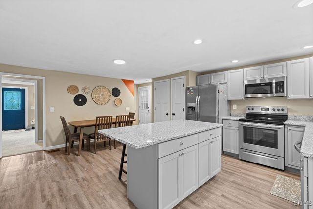 8247 Oswego Road, Clay, NY 13090