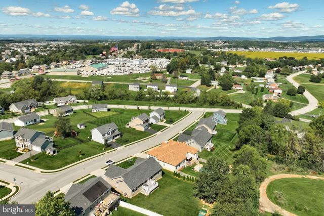50 FOX RUN RD, Hanover, PA 17331