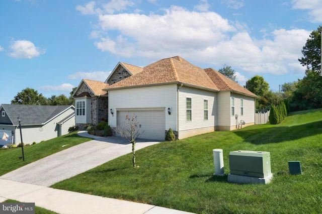 50 FOX RUN RD, Hanover, PA 17331