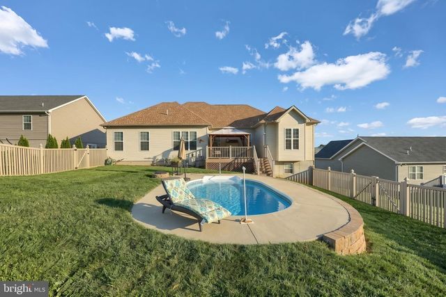 50 FOX RUN RD, Hanover, PA 17331