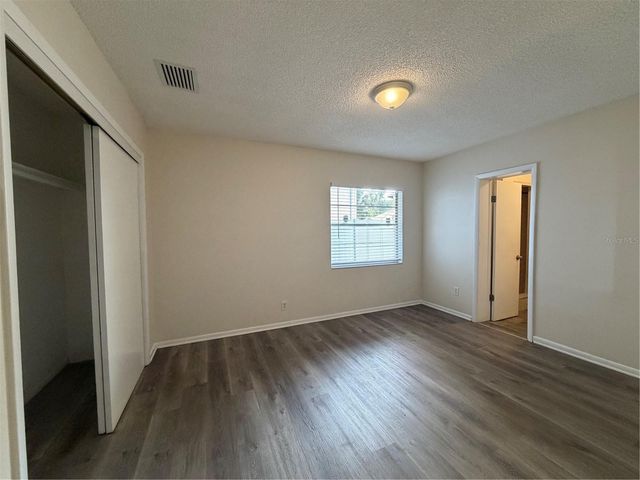 1740 W WALNUT STREET, Tampa, FL 33607