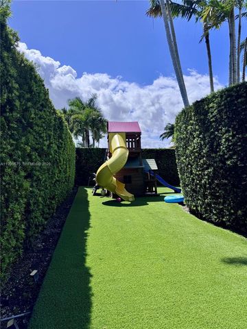 9494 SW 125th Ter, Miami, FL 33176