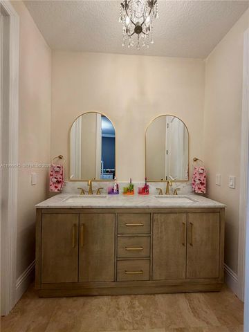 9494 SW 125th Ter, Miami, FL 33176