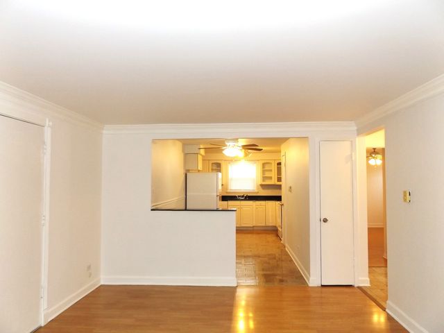 8751 W 79th Street 1, Justice, IL 60458