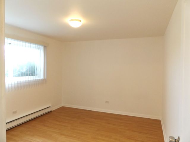 8751 W 79th Street 1, Justice, IL 60458