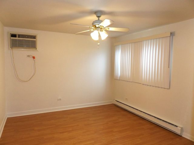 8751 W 79th Street 1, Justice, IL 60458