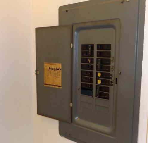 8751 W 79th Street 1, Justice, IL 60458