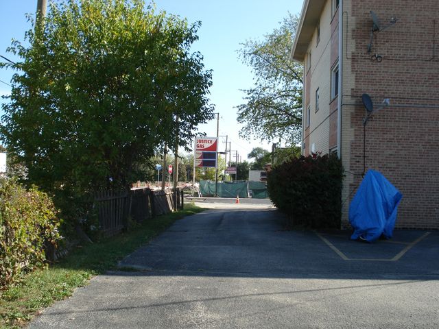 8751 W 79th Street 1, Justice, IL 60458